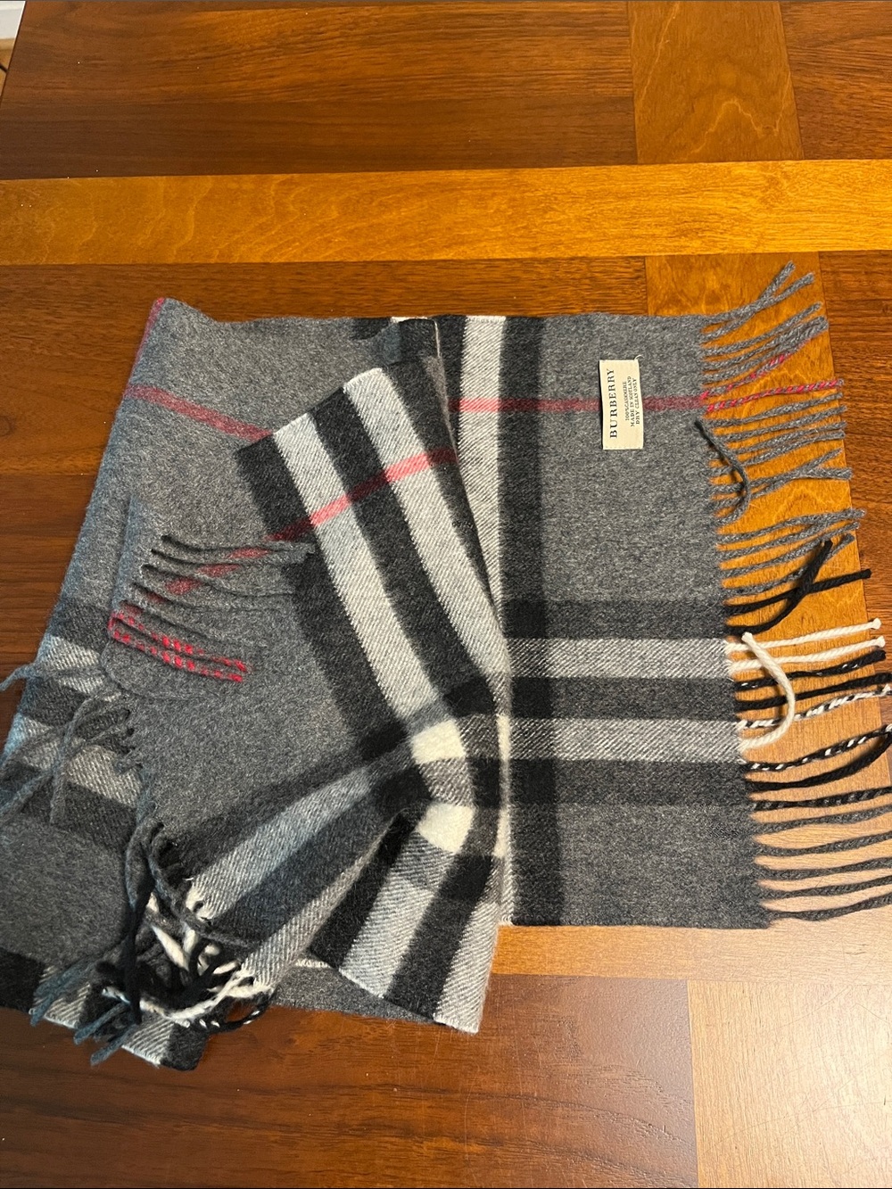 Burberry cashmere grey scarf, has some small holes - Picture 8 of 13